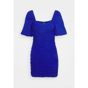 Pieces Figurbetontes Kleid – Königsblau